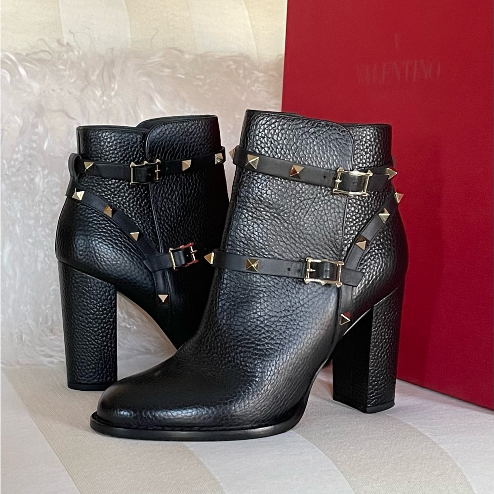 VALENTINO GARAVANI Rockstud 100 Leather Ankle Boots